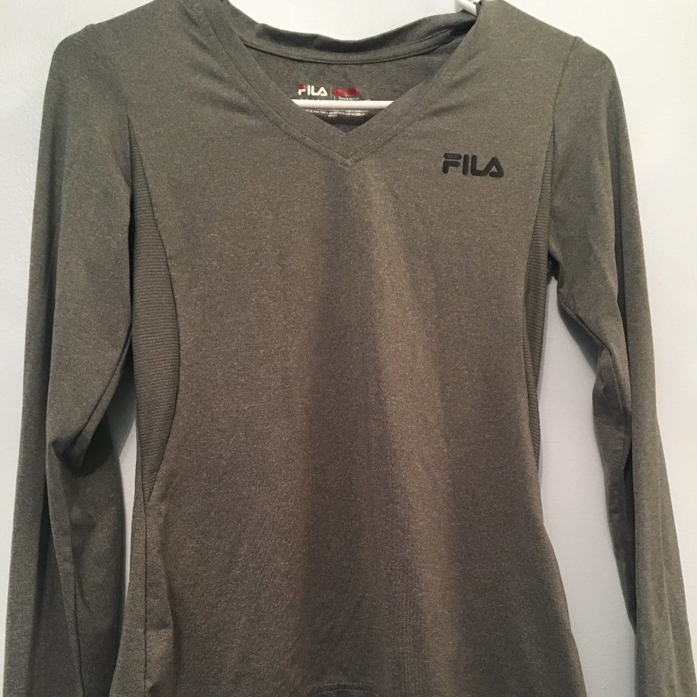 Large Fila Boys Long Sleeve V Neck